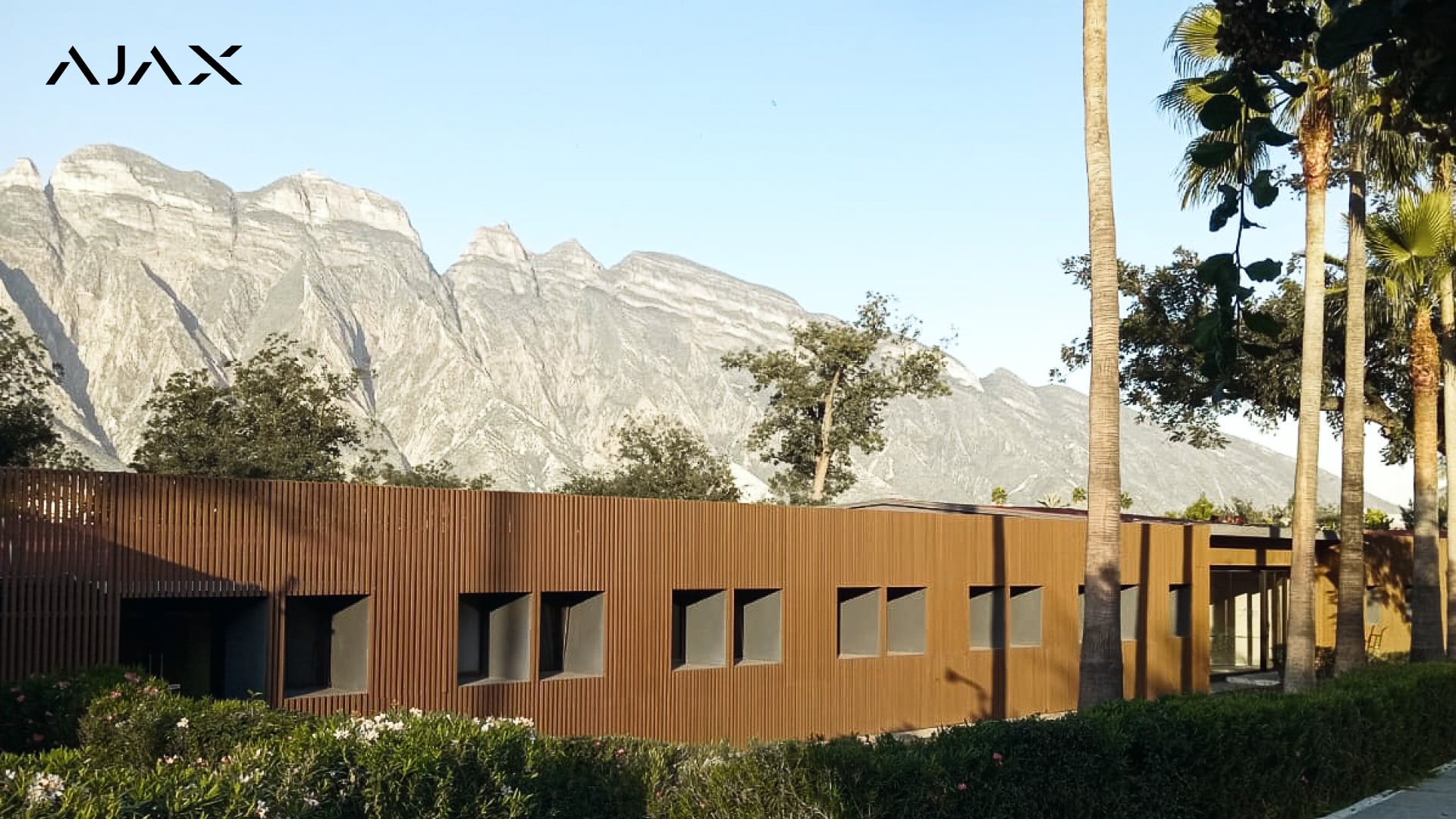 Geïntegreerde beveiliging voor een campus met meerdere gebouwen