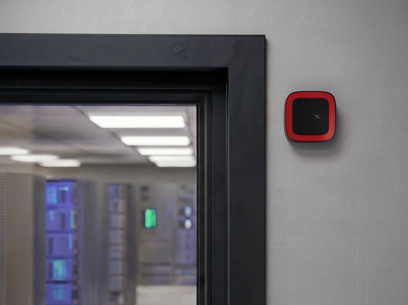 À côté de l'entrée de la salle des serveurs