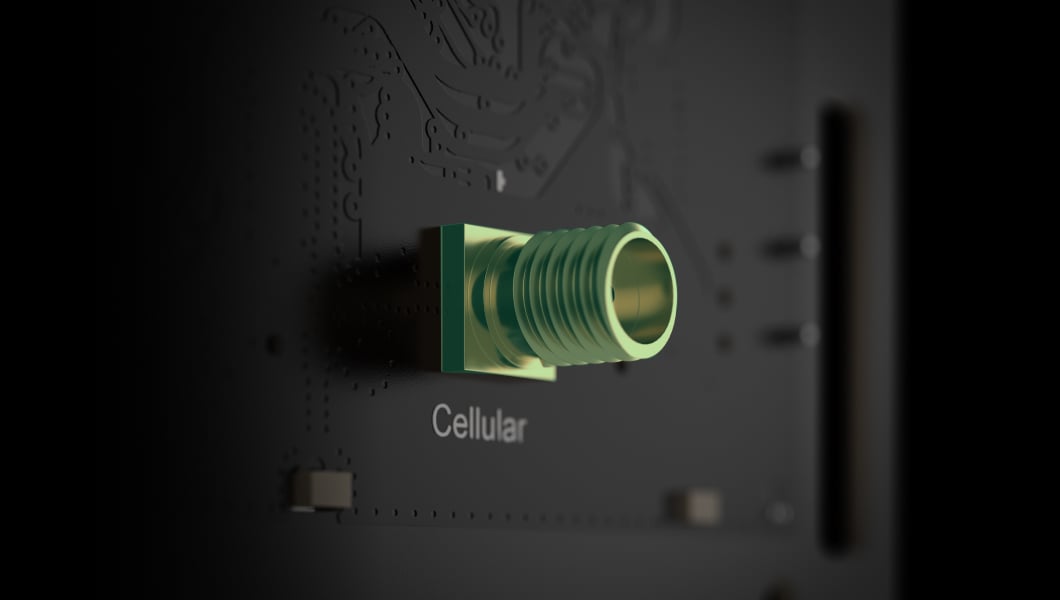 External antenna connector for a cellular communication channel