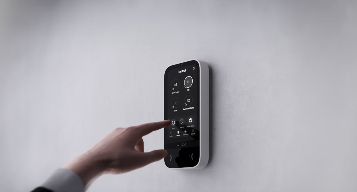 Attivazione avvicinando la mano