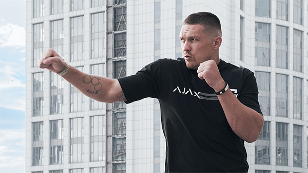 The fearless Oleksandr Usyk is going to battle together with Ajax