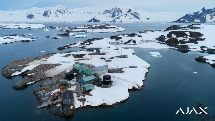 Jak Ajax chroni stację badawczą Wiernadski na Antarktydzie przed pożarami